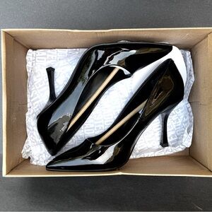 Steve Madden Leda Heels - New in Box - size 7 / 7.5 -Elegant Black Patent